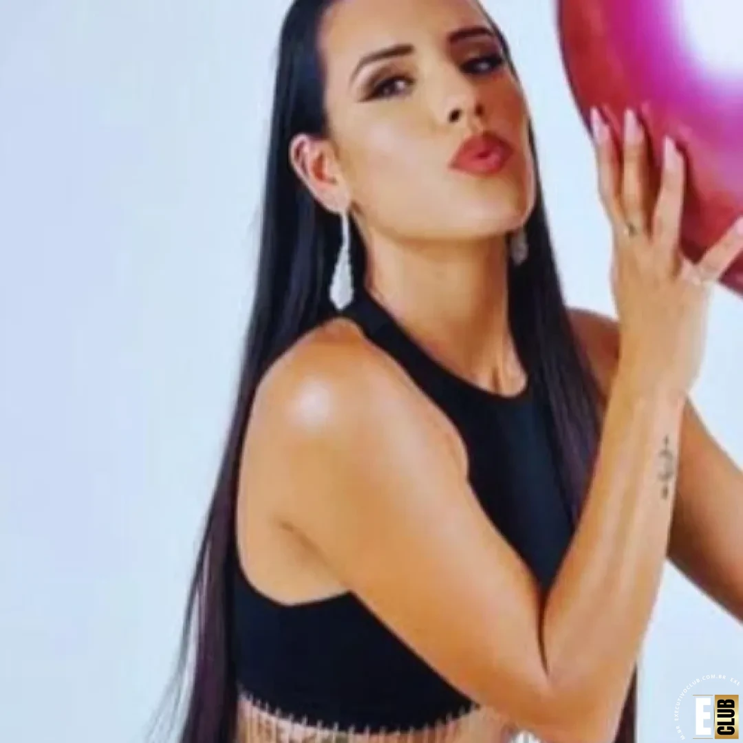 Postagem feed/01M45E637MYX2J5VTGX6A0GTZH.webp de Lua